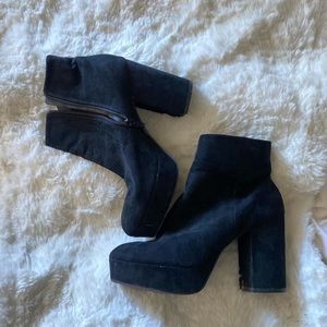 cute lil suede blocky hell pump boots.